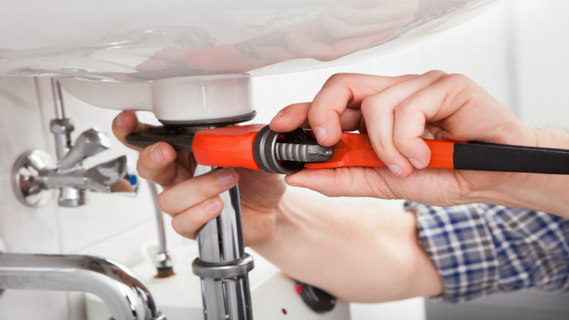 Dealing With Drain Issues? Learn Why Hiring Plumbing Experts in Arlington TX is the Best Option